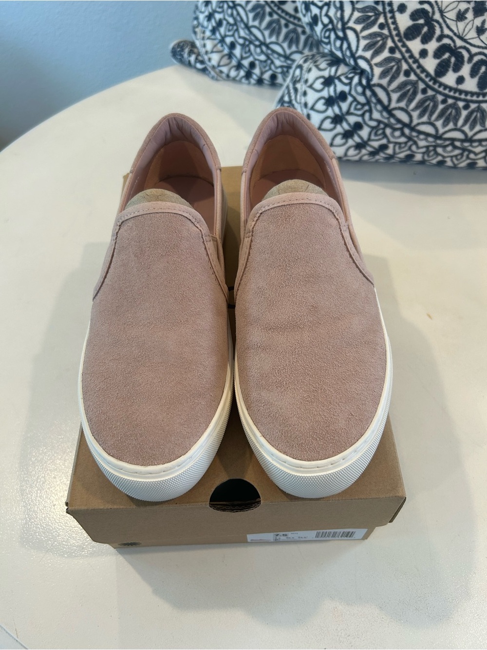Women’s UGG Jass Slip-On Suede sneakers in Dusty Rose and White. Size 7.5